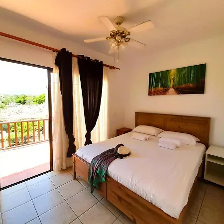 Fantastic 3 Bedrooms Mareverde, Wifi Free بيت للعطل *